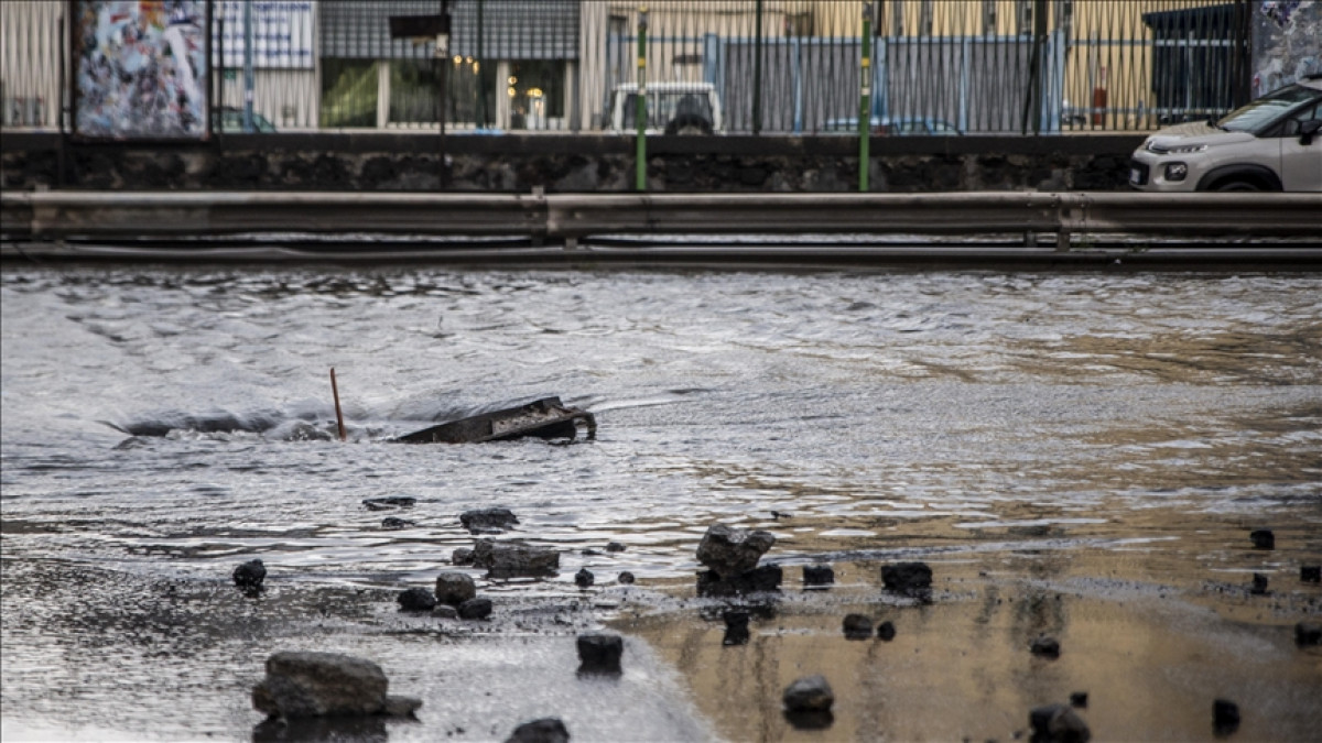 Heavy rains and floods hit central Italy, killing 7