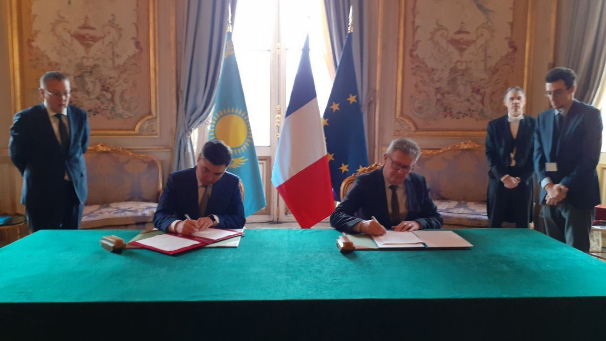Казахстан и Франция будут совместно бороться с коррупцией