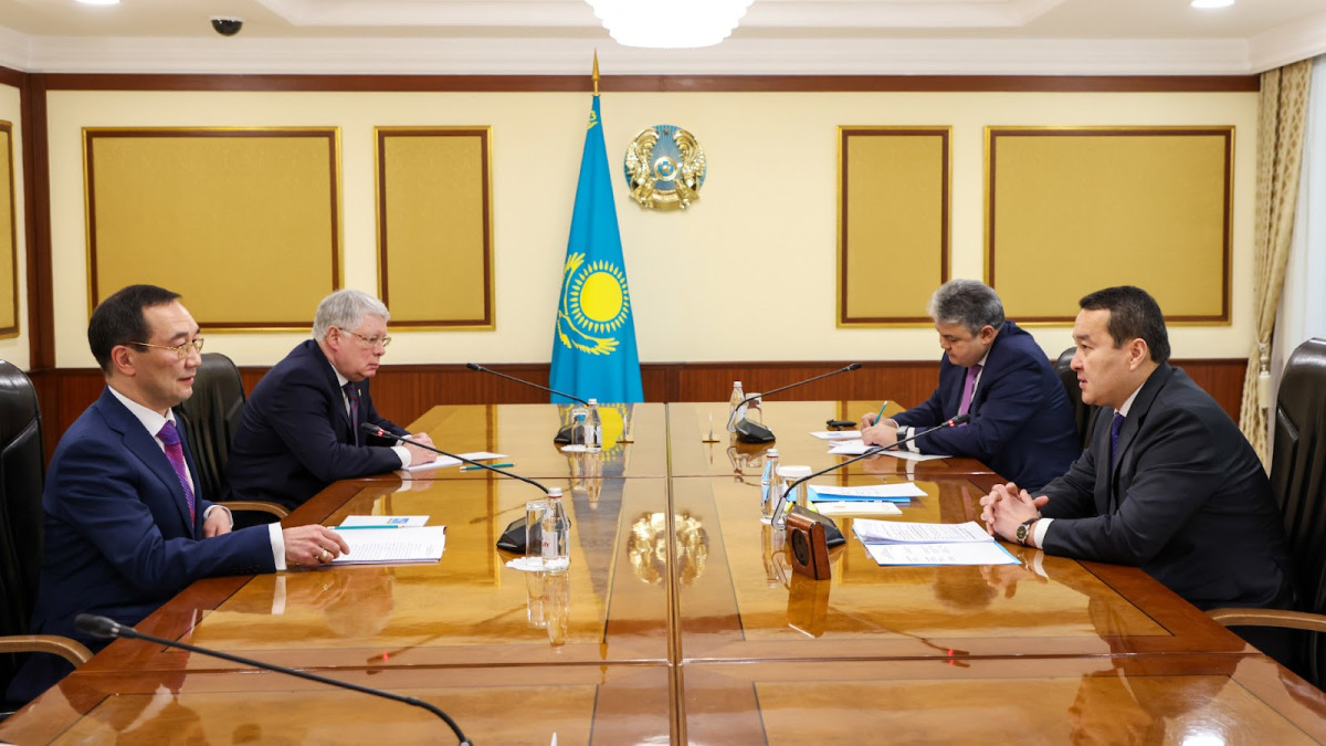 Kazakh PM holds meeting with Head of Sakha Republic