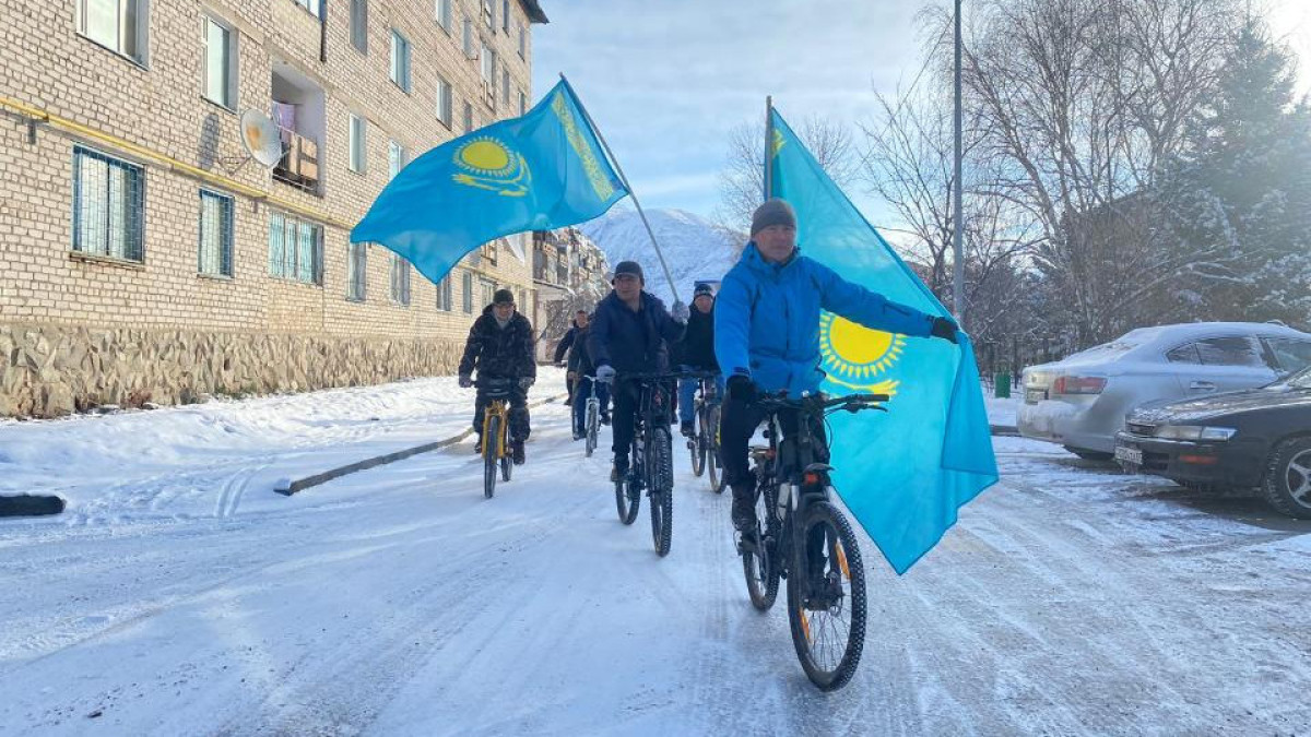 Молодежь Текели организовала велопробег