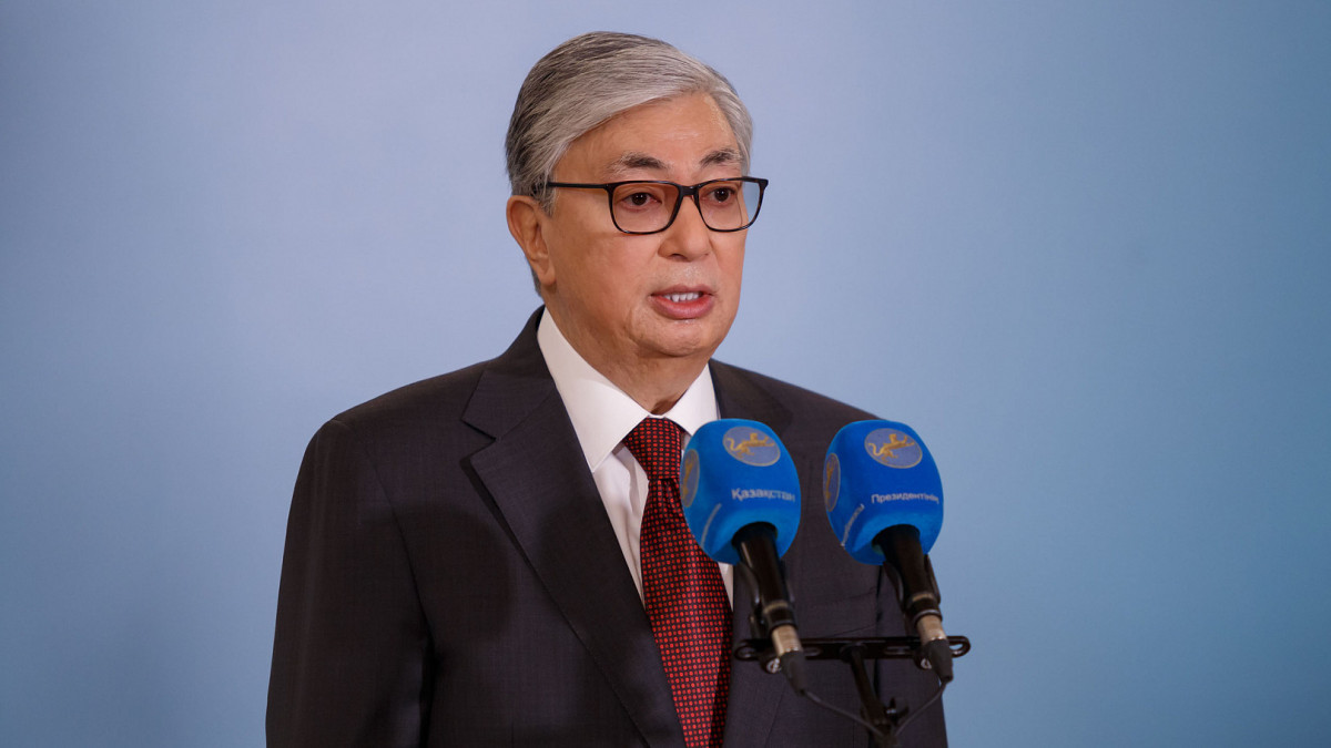 President Tokayev signs decree on holding regular XXXII session of APC