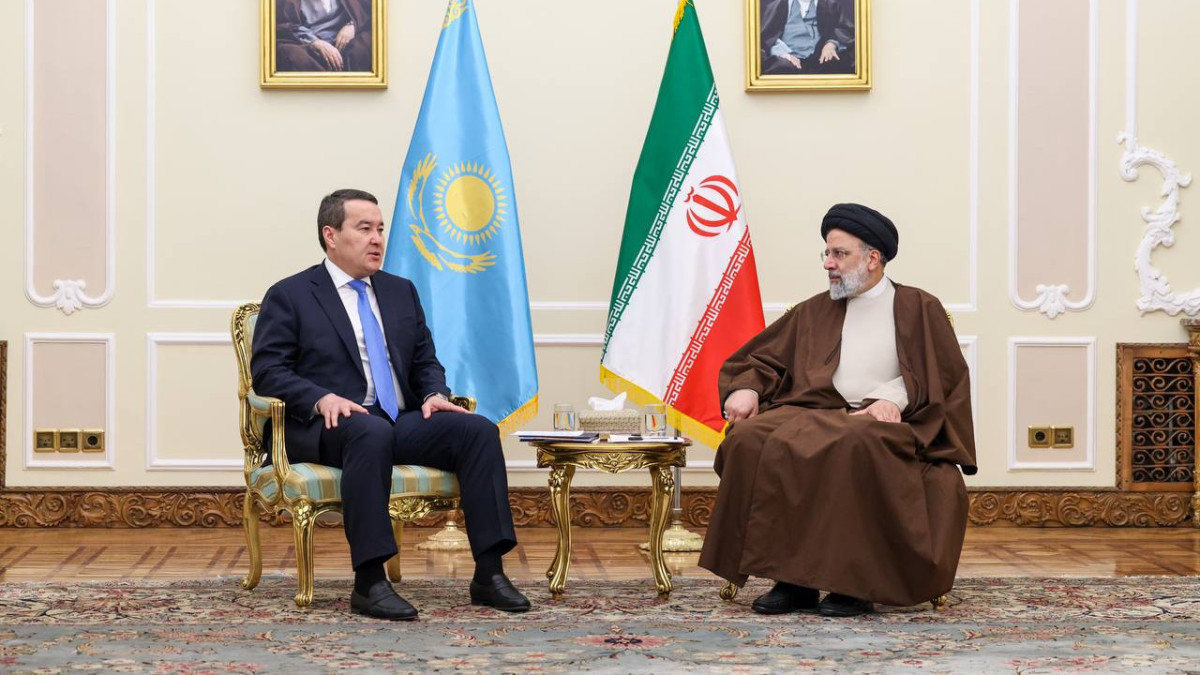 Kazakh PM Alikhan Smailov meets with Iranian President Ebrahim Raisi in Tehran