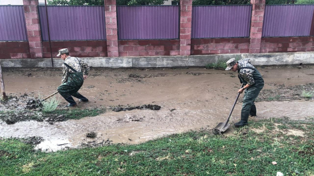 Алматы облысында сел жүрді: оқиға орнында құтқарушылар жұмыс істеп жатыр