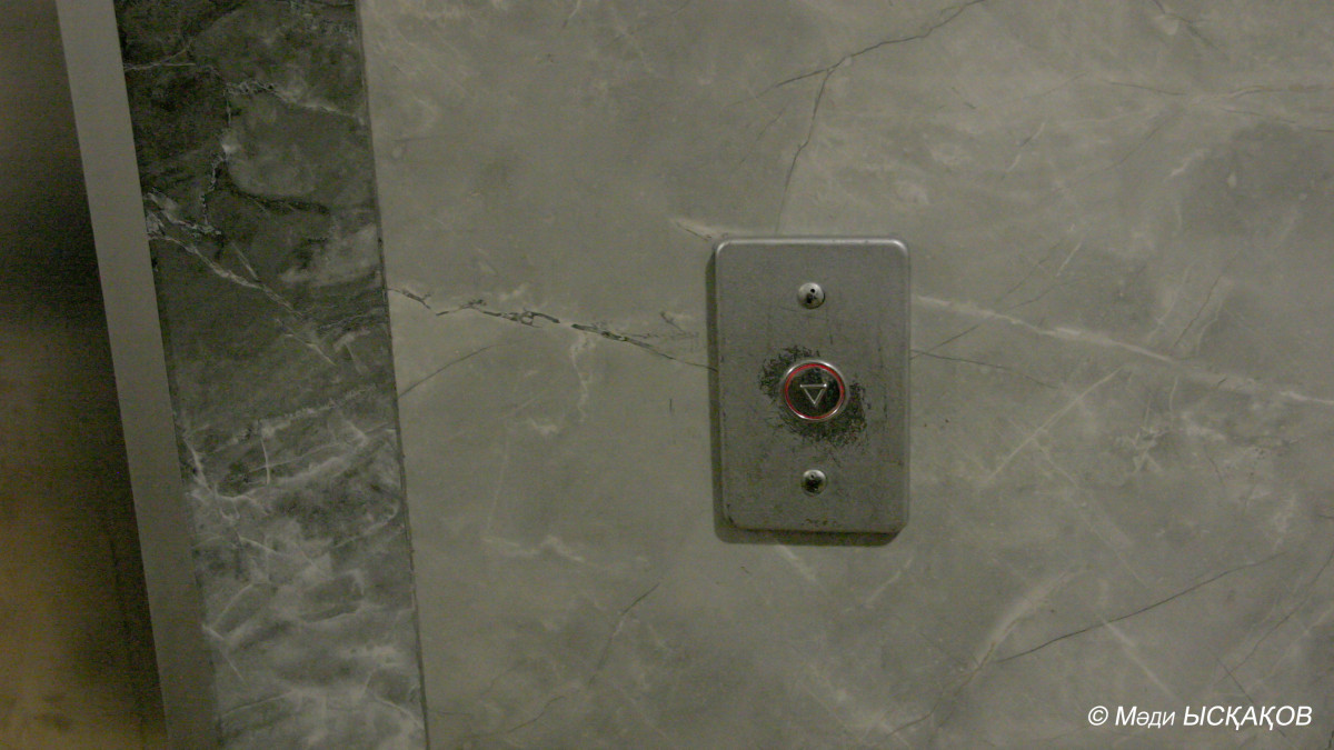 Түркістанда зейнеткер лифт шахтасына құлап көз жұмды