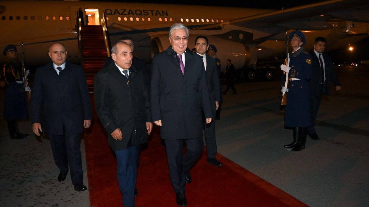 Tokayev arrives in Azerbaijan on working visit