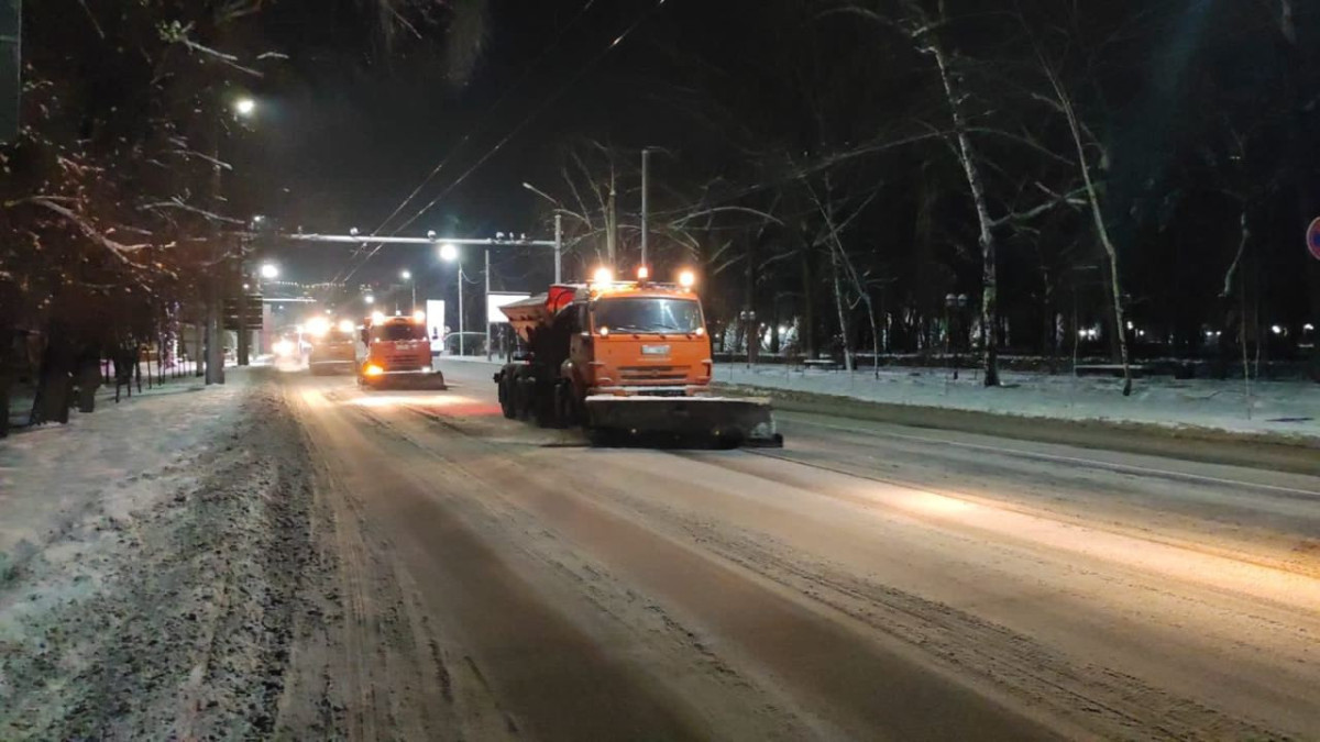 25 тысяч км казахстанских автодорог охвачено зимним содержанием