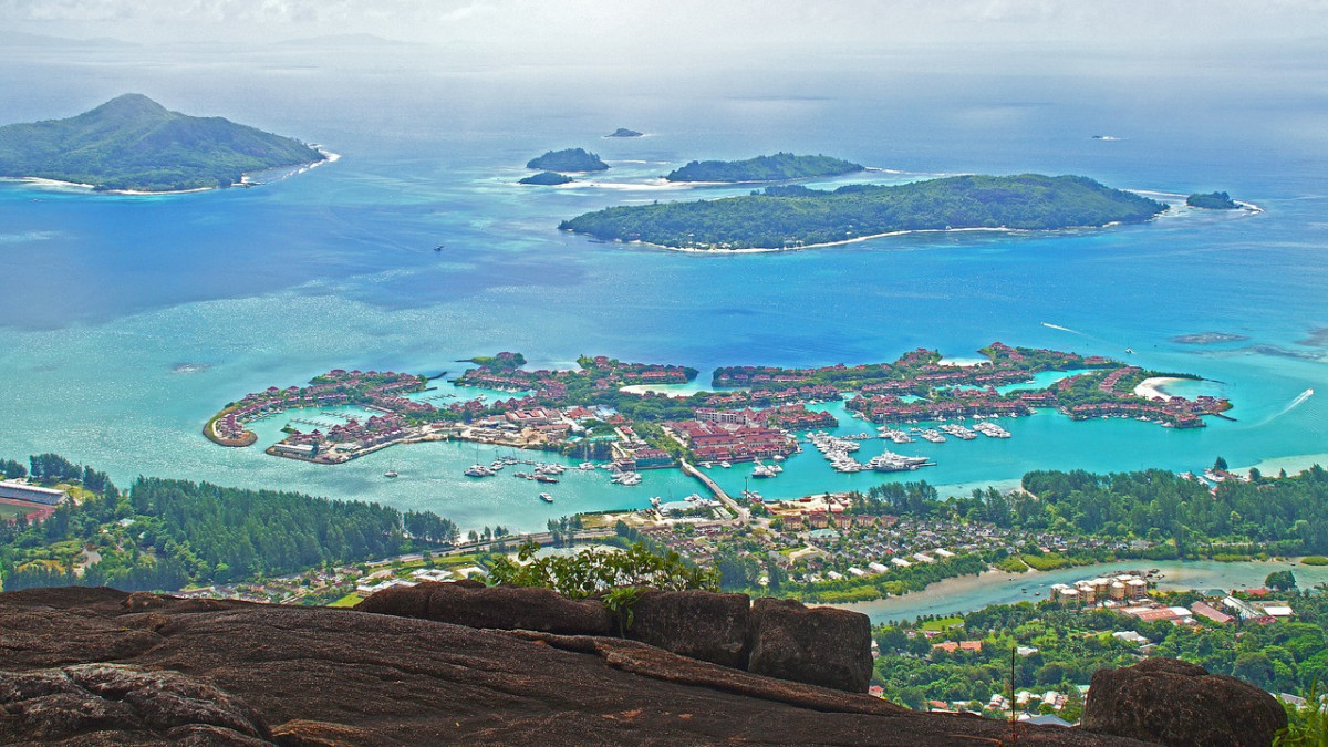 Kazakhstanis can stay in Seychelles for up to 30 days without a visa