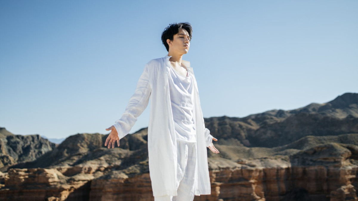 “Under the same sky – we choose peace”: a project of Dimash fans from all over the world