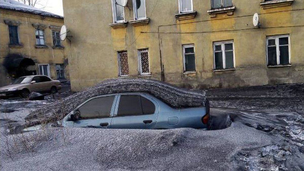 Черный снег выпал в Сатпаеве