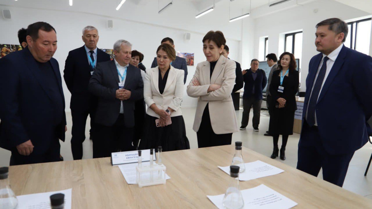 Тамара Дуйсенова и Саясат Нурбек посетили Utebayev university