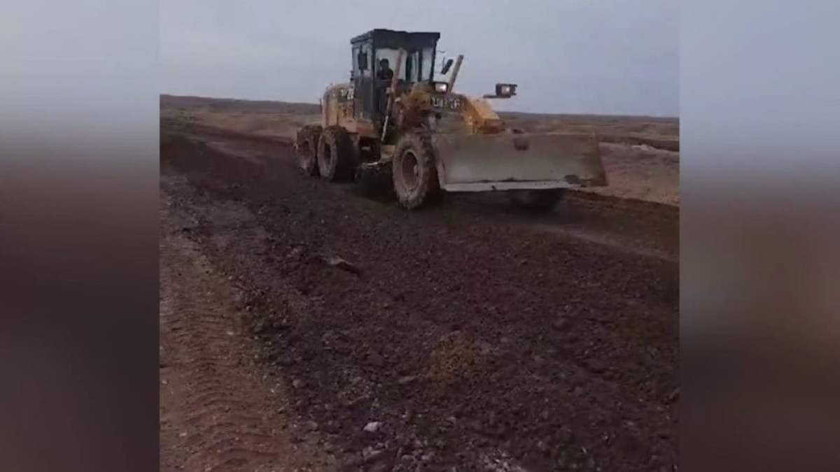 Работу по реконструкции республиканской автодороги возобновили в Кызылординской области
