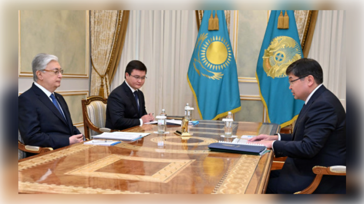 President of Kazakhstan meets with Minister of Finance