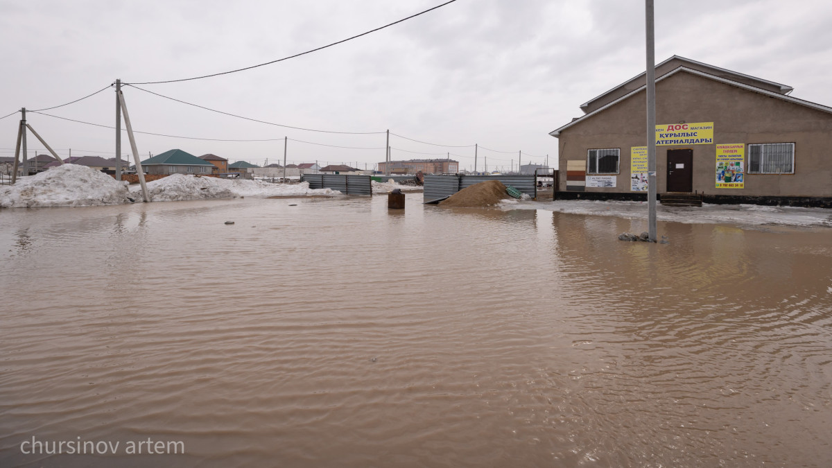 Паводковую воду направили в Каспийское море