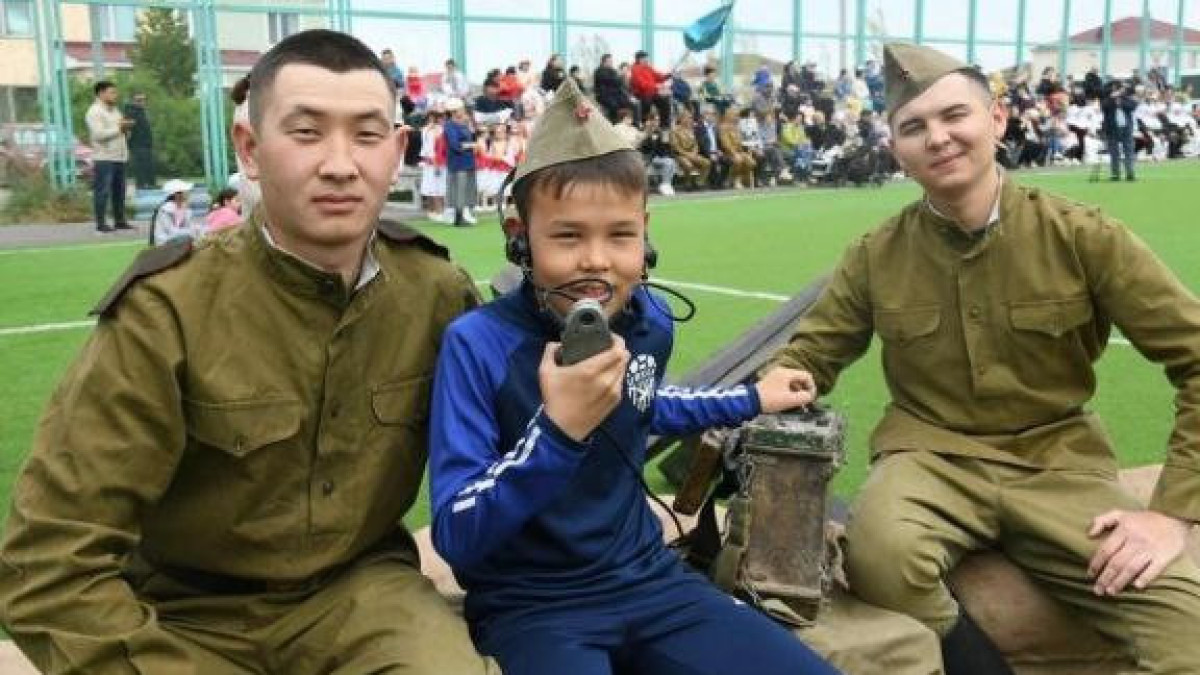 Астанада әскерилер тұрғындарға сарбаз ботқасын әзірледі