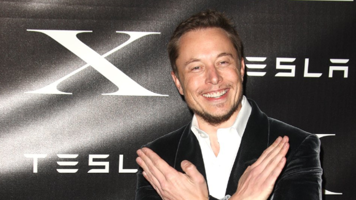 Elon Musk becomes first person to surpass $400B net worth