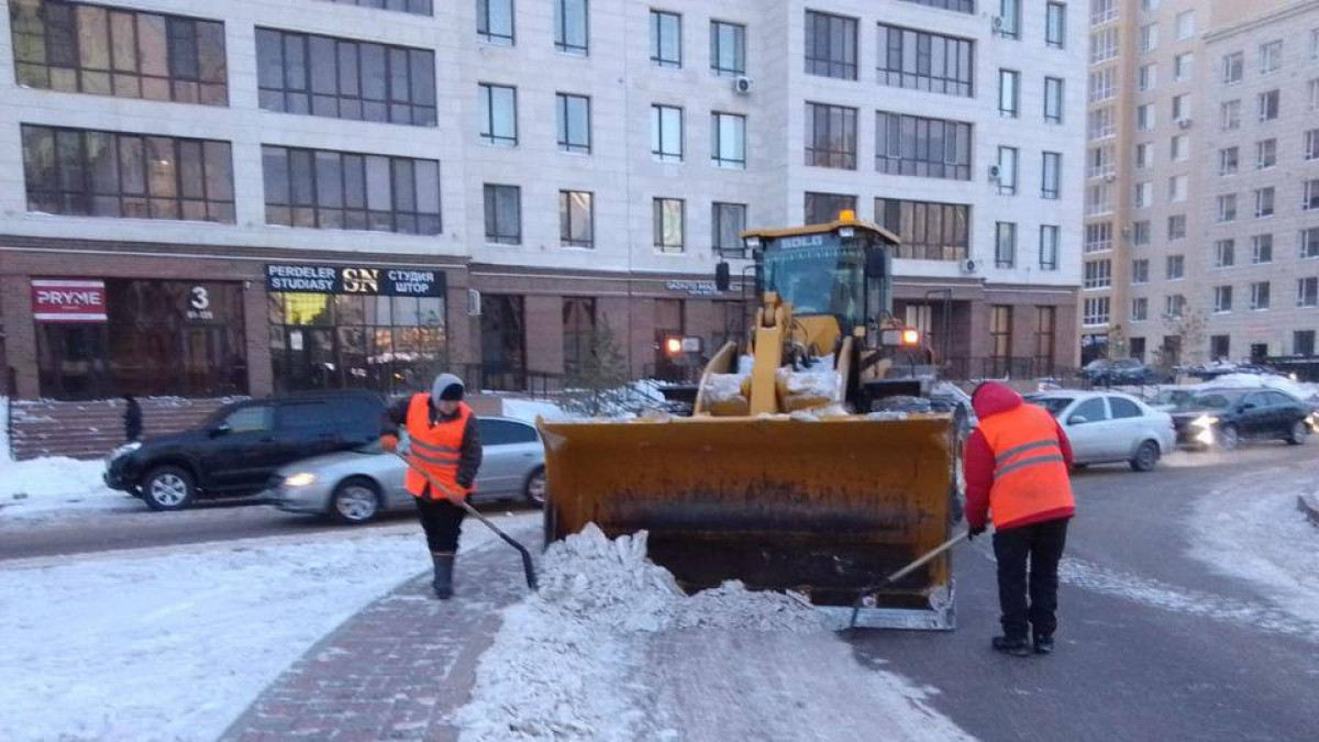 Астанадан бір түнде 48 мың текше метрден астам қар шығарылды