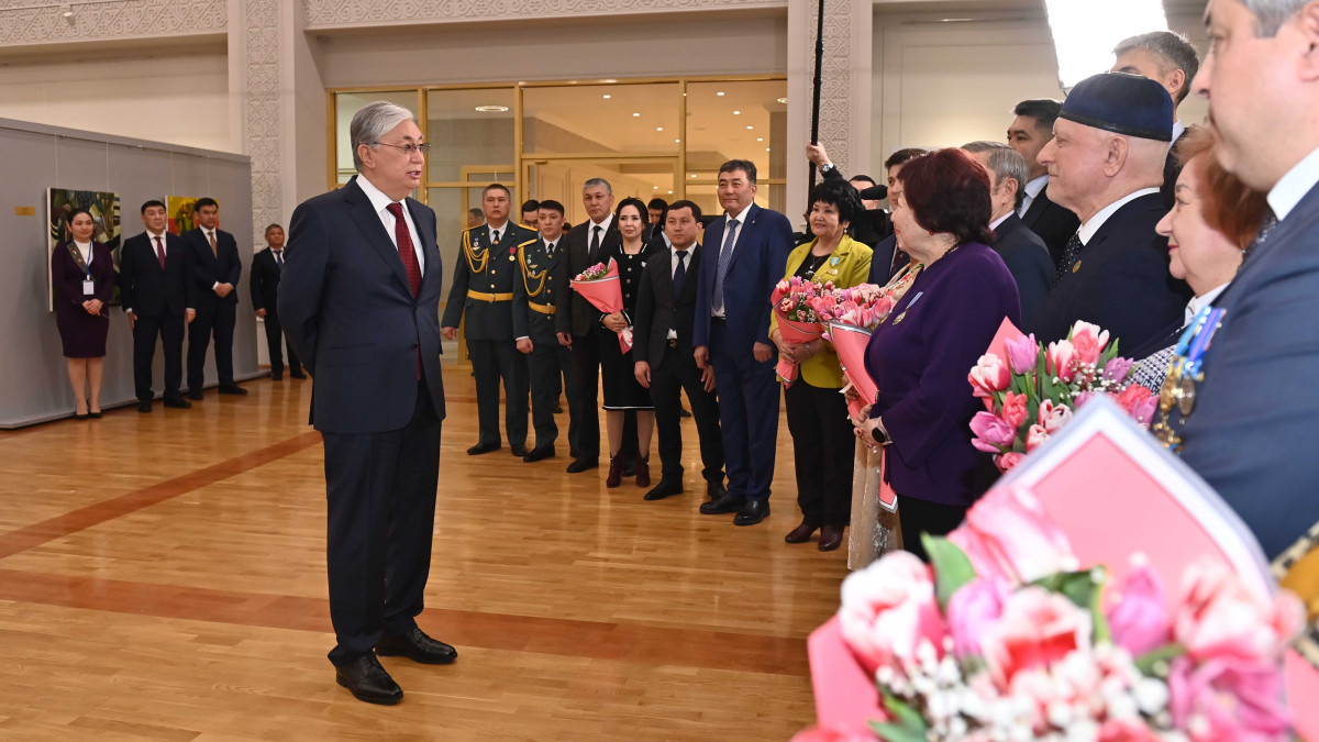 Kazakh President visits Atameken Palace of Arts