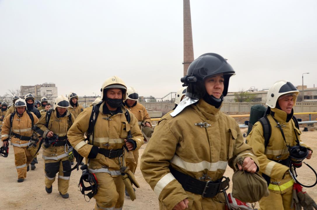 Rescue fire lane overcome psychological training in Aktau