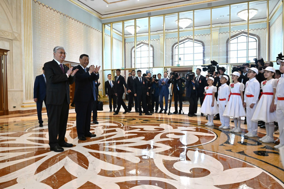 President of Kazakhstan meets Xi Jinping at capital's airport