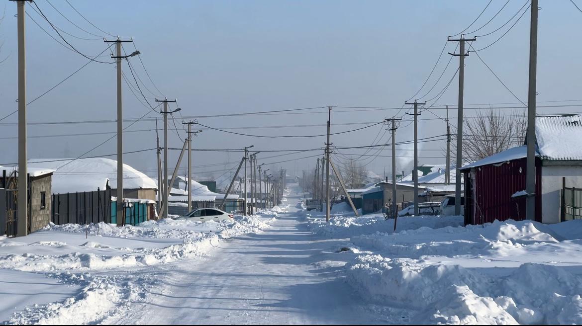 Сапасыз үй, жиналған қарыз: Өскеменнің іргесіндегі ауылда не болып жатыр?