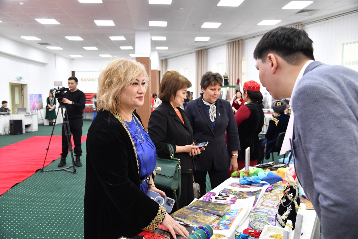 Астанада ұлттық киімдер мен зергерлік бұйымдар көрмесі өтті