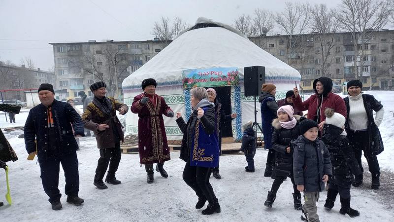 В Караганде жители многоэтажки отметили Наурыз всем двором