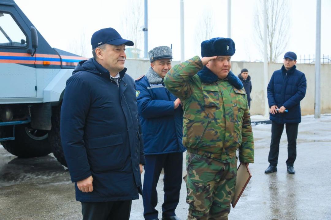 В День благодарности аким Актюбинкой области выразил признательность пожарным