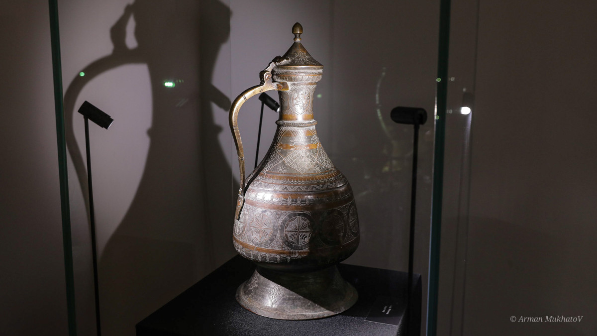 Национальном музее открылась выставка древних реликвий