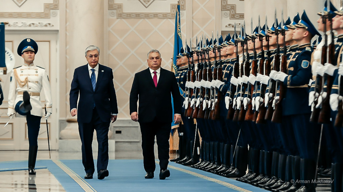 Мемлекет басшысы Мажарстан премьер-министрін Ақордада қарсы алды