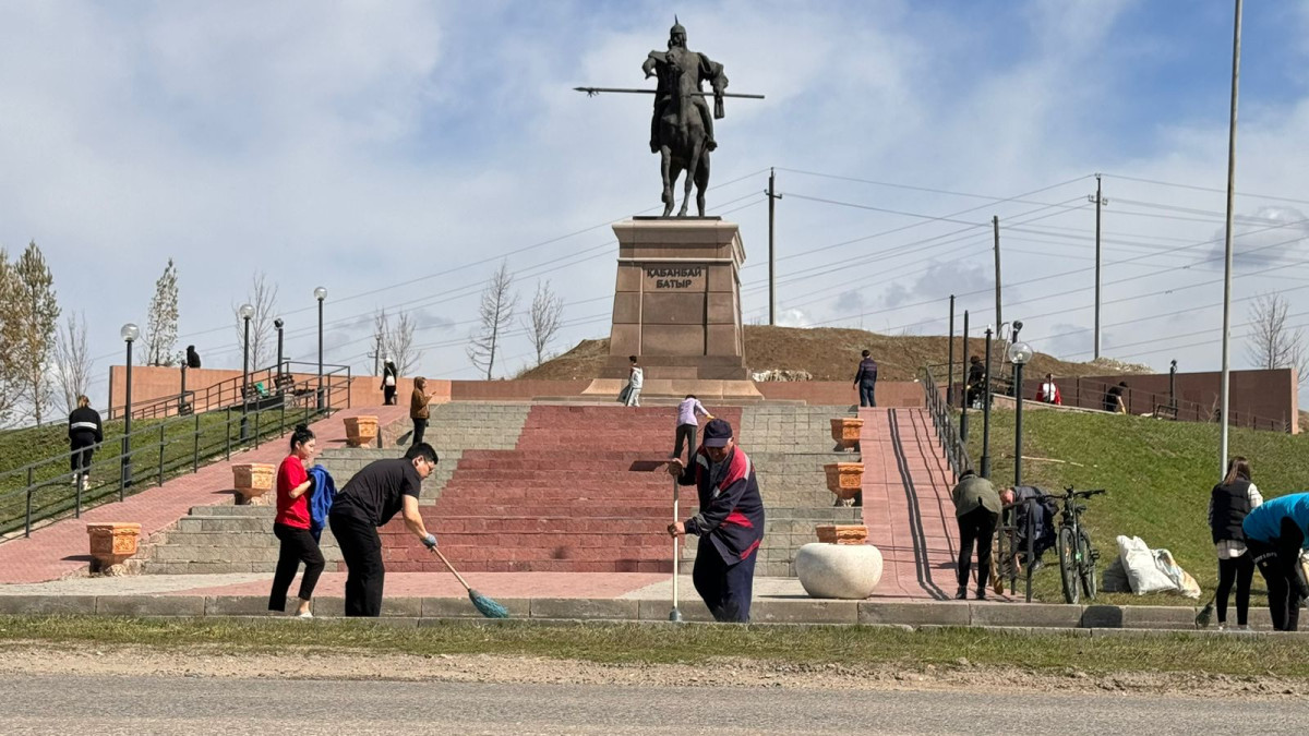 В ВКО проходят субботники