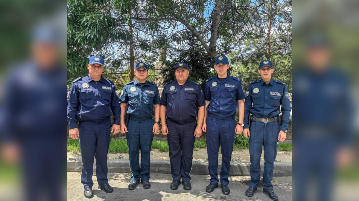 Полицейские эвакуировали и спасли людей от пожара в Таразе