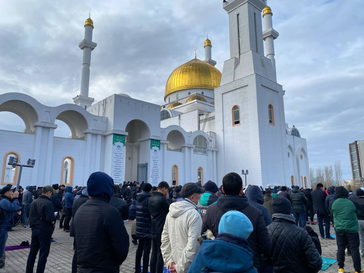 Елорда мешіттерінде айт намазы оқылды