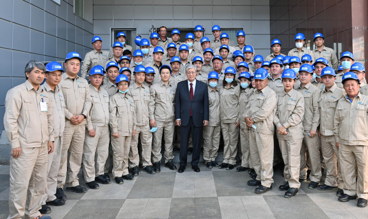 Президент Шымкент мұнай өңдеу зауытының өндірістік қуатымен танысты