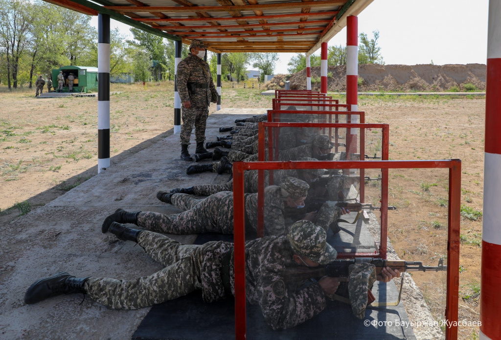 «А мне летать охота». Как обучают военных летчиков в Казахстане