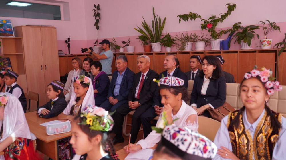 Ambassador of Uzbekistan Presented Books to Sunday School