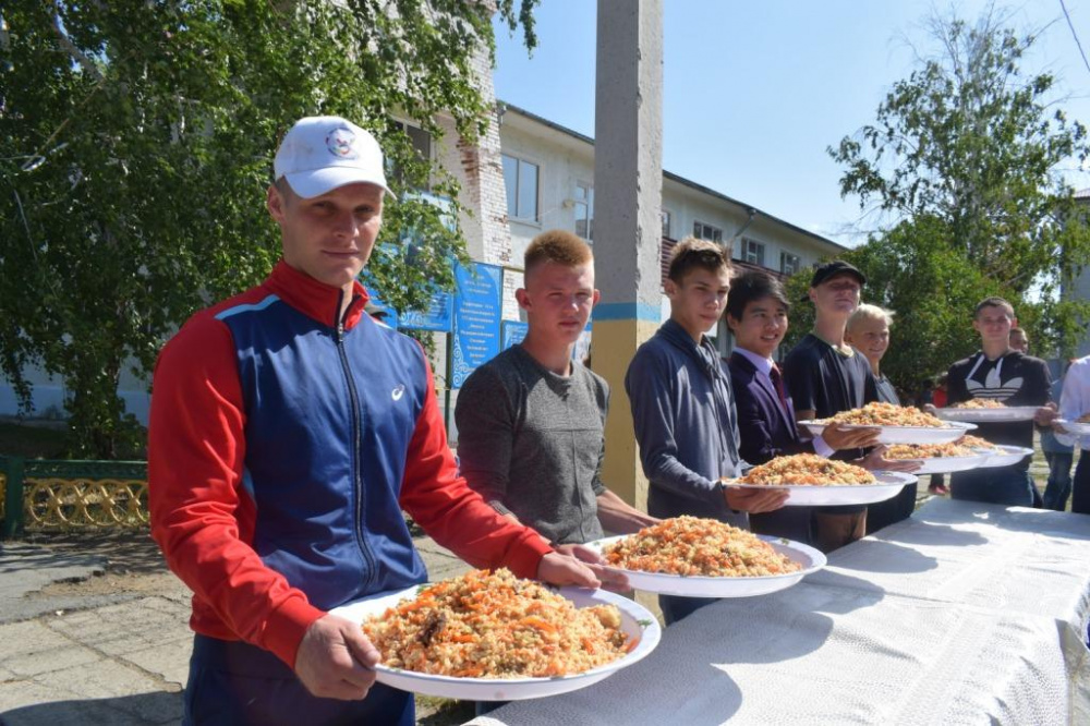 Қостанайдың тәжік-өзбек этномәдени бірлестігі балалар ауылының тәрбиеленушілеріне мереке сыйлады