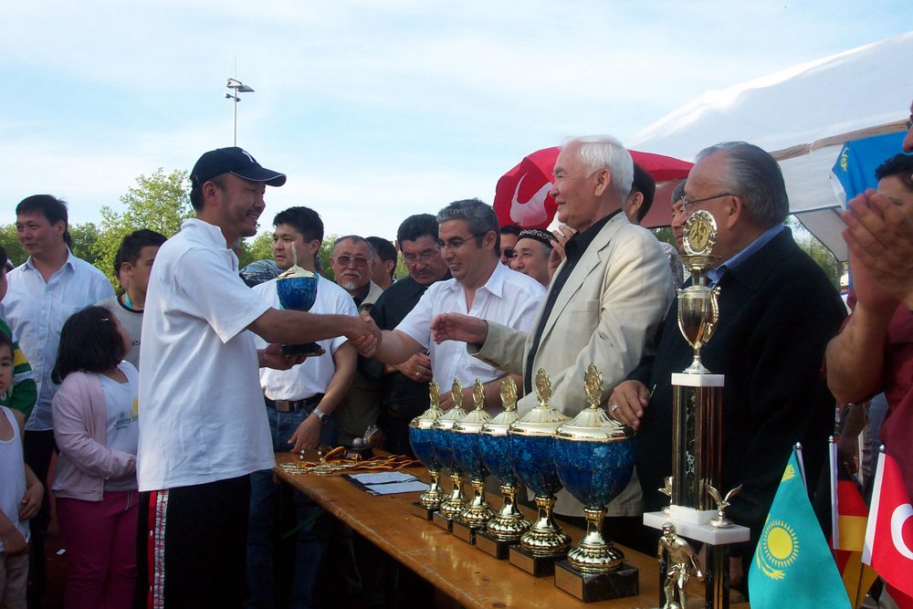 Әбдіуақап Қара: Еуропа қазақтары әр құрылтайды сағына күтеді. ІІ бөлім