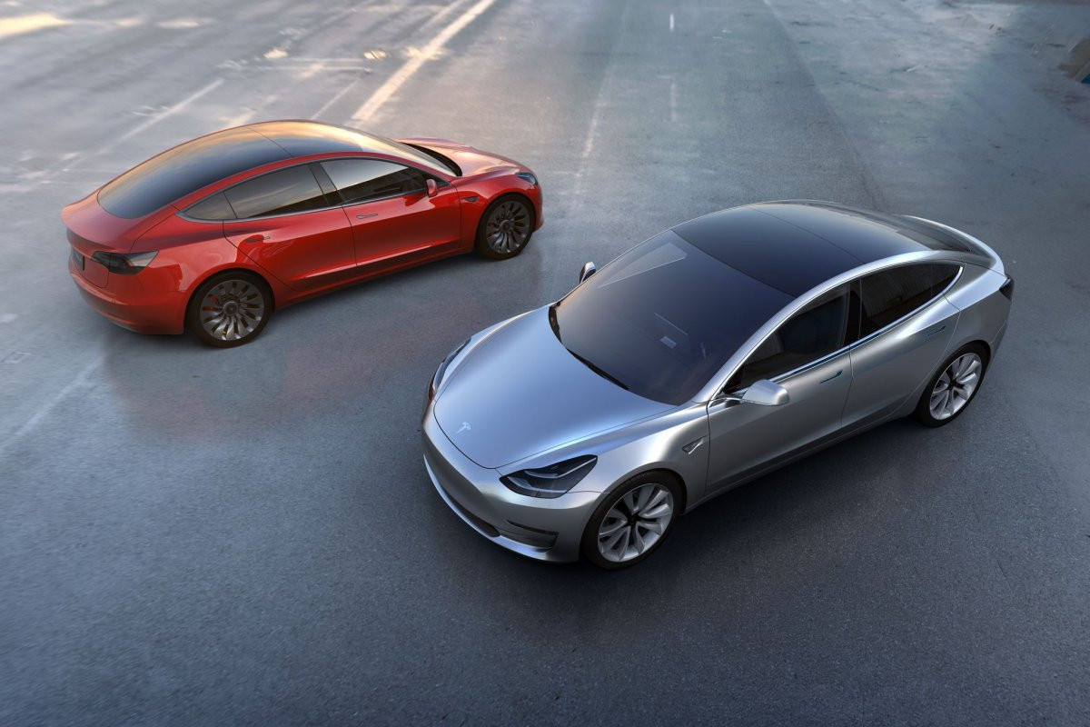 Дәл қазір жаңа Tesla Model 3 таныстырылды